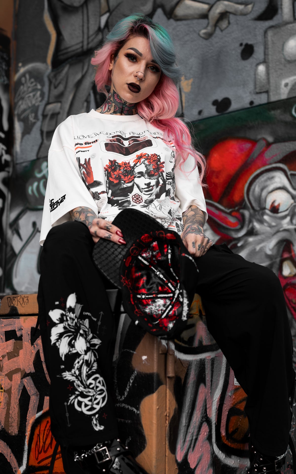 SHIPS 12.24 :: FORMLESS FLOW [V1] :: FEMME.CARGOS // 150GSM