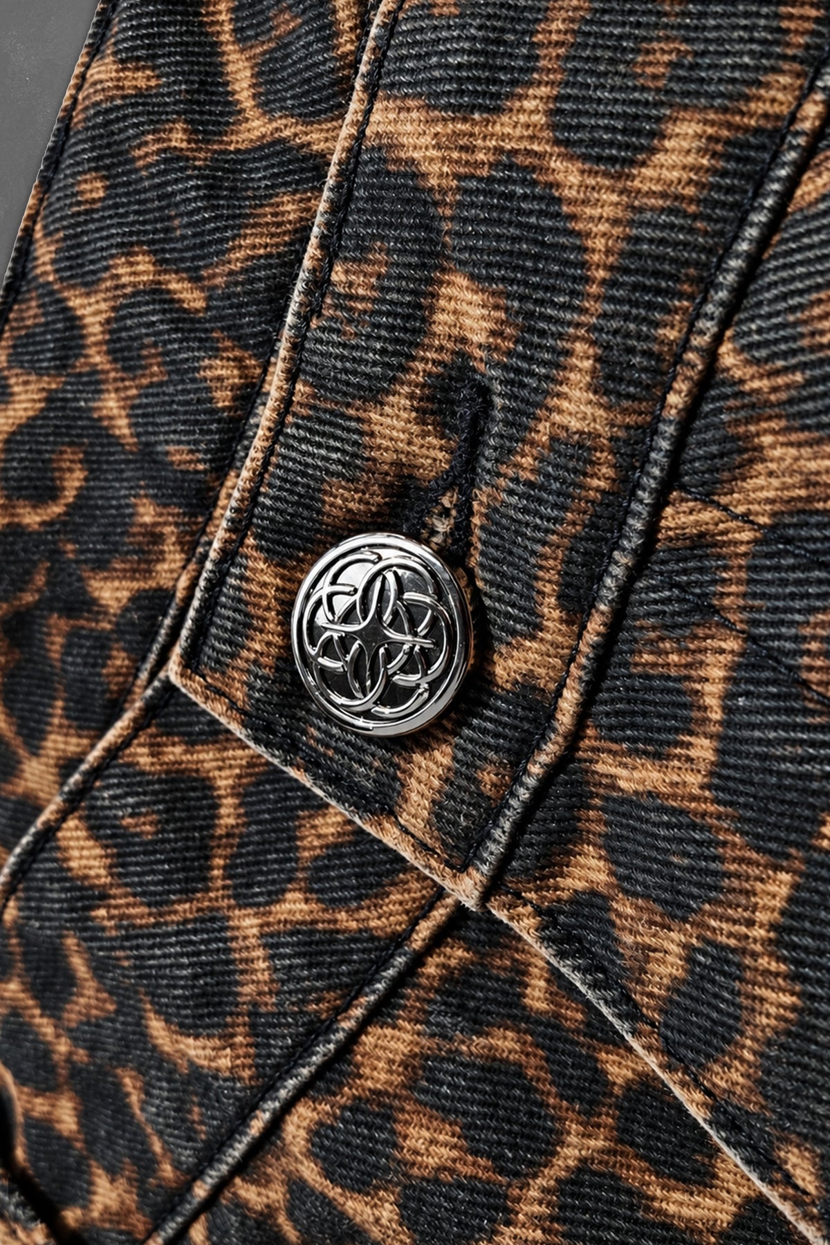 LOST IN NOSTALGIA :: FUTR.DENIM_002 // DISTRESSED LEOPARD PANTS - Gallery image 3