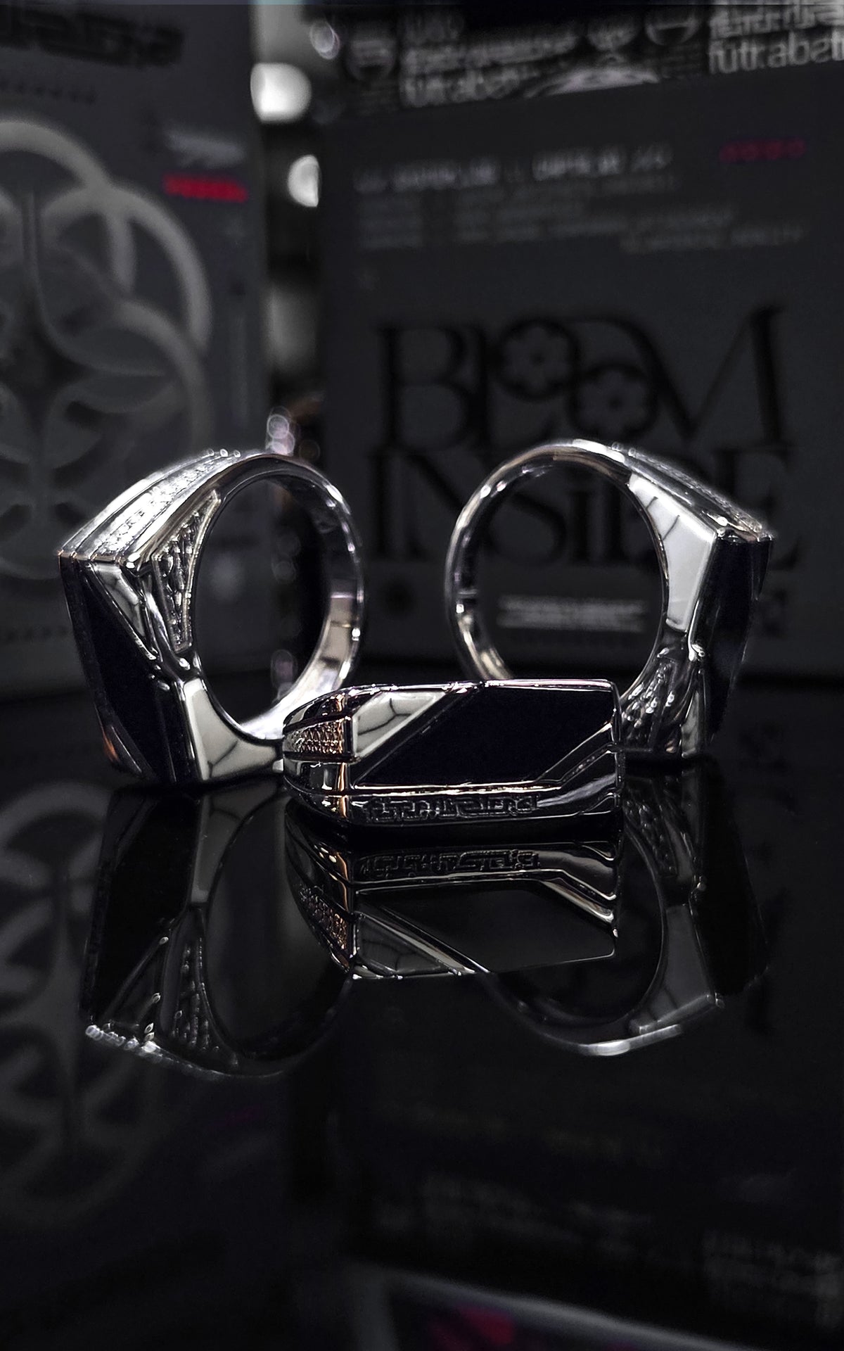 ART_IFACT_002 :: RING OF PRESENCE w/ FUTR CASE